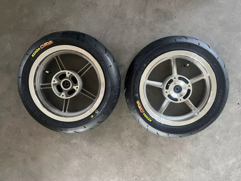 Kenda Curve 12in Supermotos ( Mag 5)